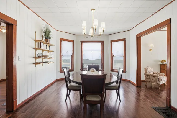 $310,000 | 307 West Curtis Street, Grant Park, IL 60940