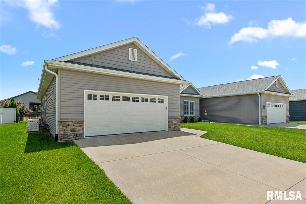 3208 Telford Drive Springfield, IL 62711 - Photo 3 of 51