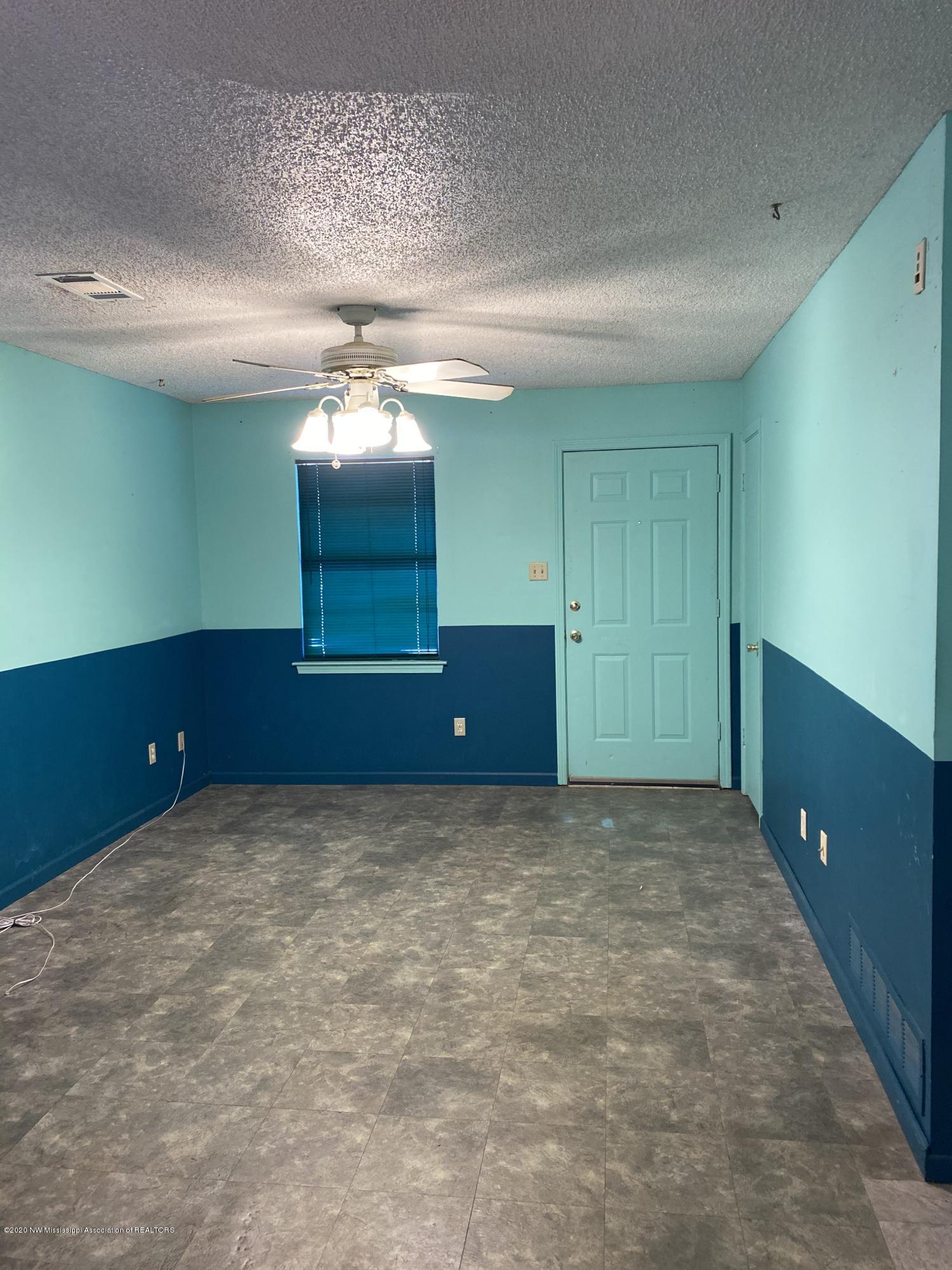 6385 Forestgate Road Horn Lake, MS 38637 - Photo 5 of 18 Family Room