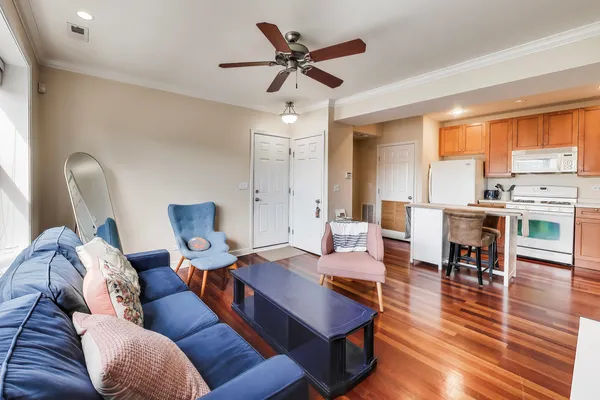 $175,000 | 3414 West Cullom Avenue, Unit 2, Chicago, IL 60618