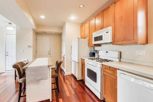 $175,000 | 3414 West Cullom Avenue, Unit 2, Chicago, IL 60618