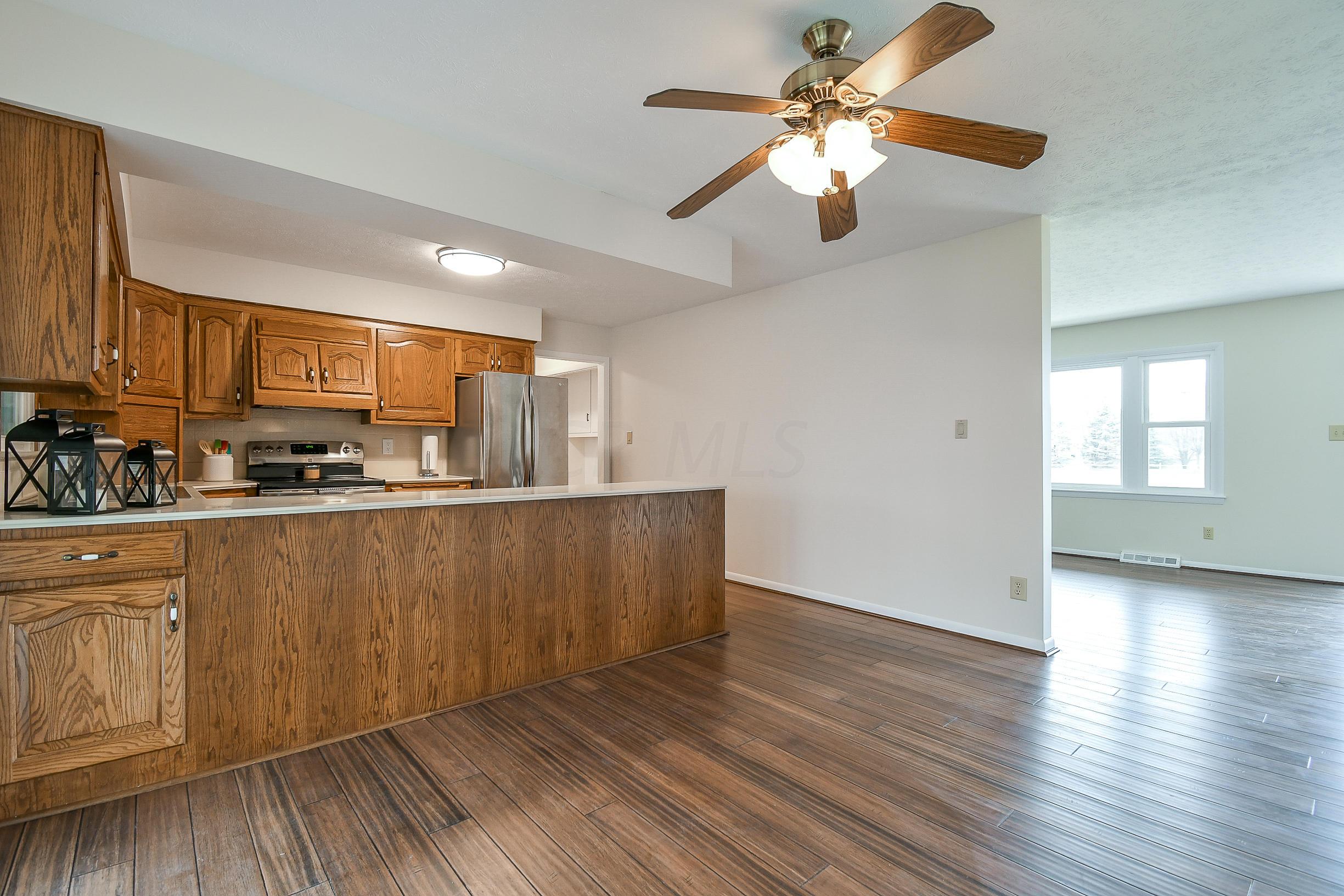 200 Diley Road Pickerington, OH 43147 - Photo 9 of 49 Kitchen