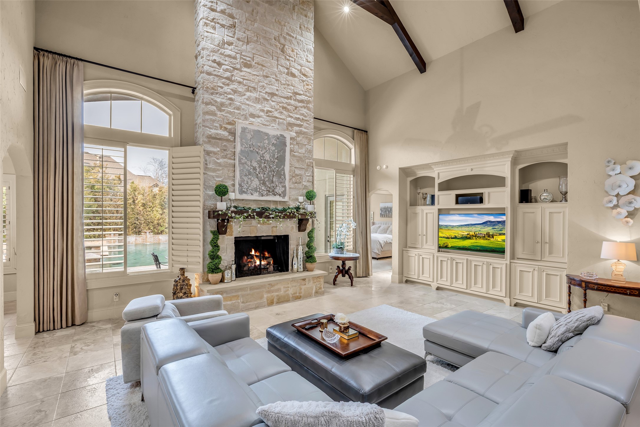 75 South Player Crest Circle Spring, TX 77382 - Photo 8 of 39 a living room with furniture and a fireplace