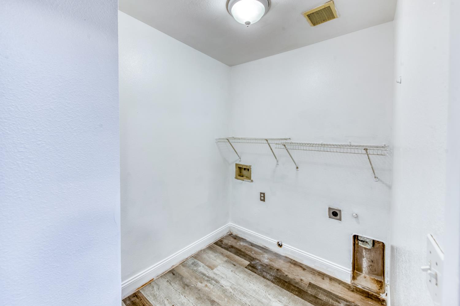 19650 Oakhill Road Madera, CA 93638 - Photo 19 of 49 a view of small space