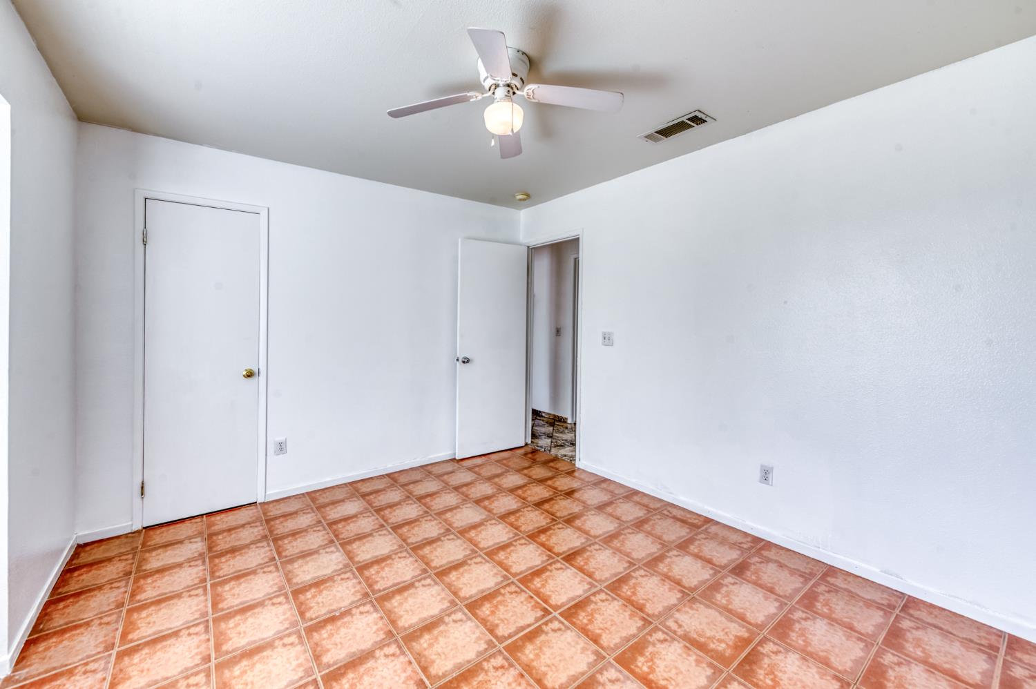 19650 Oakhill Road Madera, CA 93638 - Photo 26 of 49 a view of an empty room