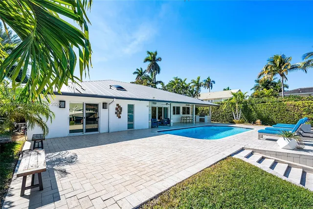 $2,395,000 | 2809 Northeast 32nd Street, Lighthouse Point, FL 33064