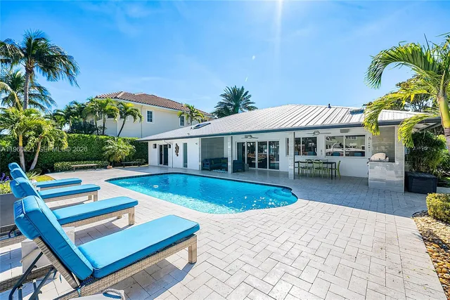 $2,395,000 | 2809 Northeast 32nd Street, Lighthouse Point, FL 33064