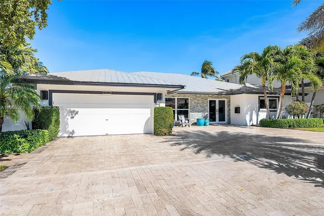 $2,395,000 | 2809 Northeast 32nd Street, Lighthouse Point, FL 33064
