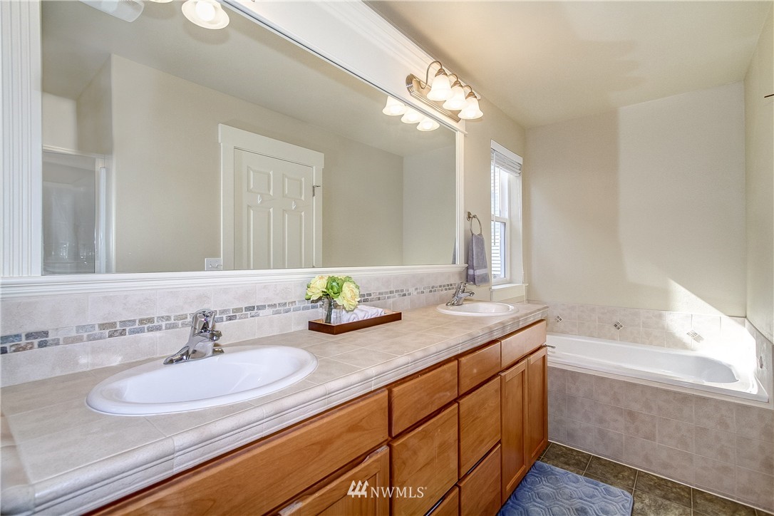 4331 226th Place Southeast Bothell, WA 98021 - Photo 13 of 19