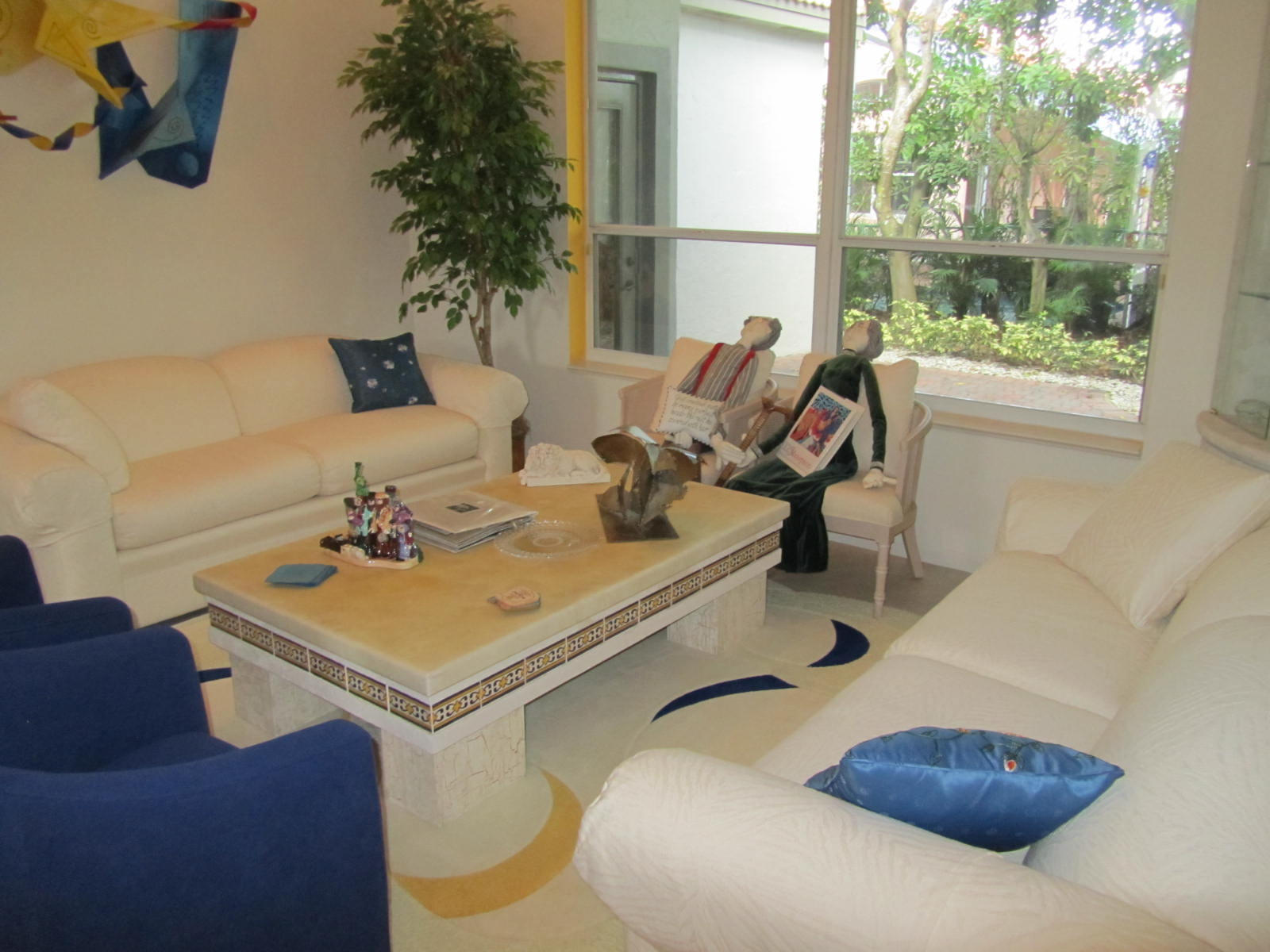 23342 Torre Circle Boca Raton, FL 33433 - Photo 2 of 11 Living room