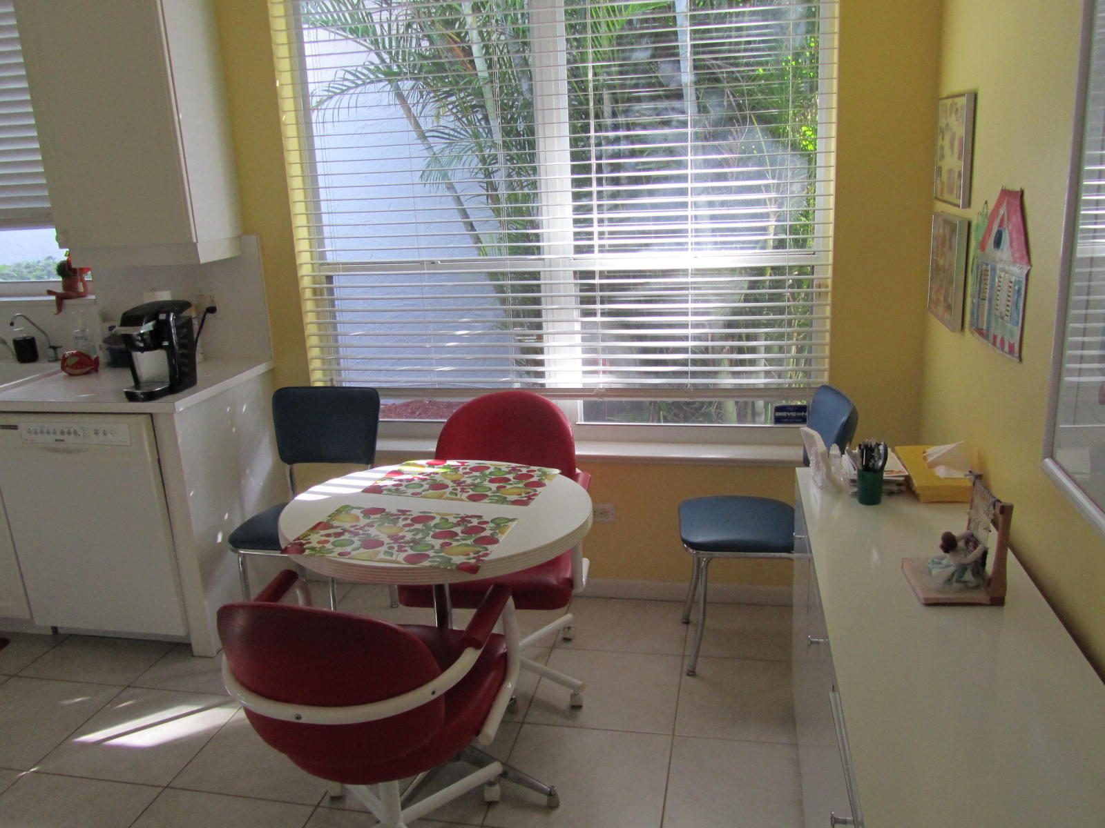 23342 Torre Circle Boca Raton, FL 33433 - Photo 5 of 11 Breakfast area