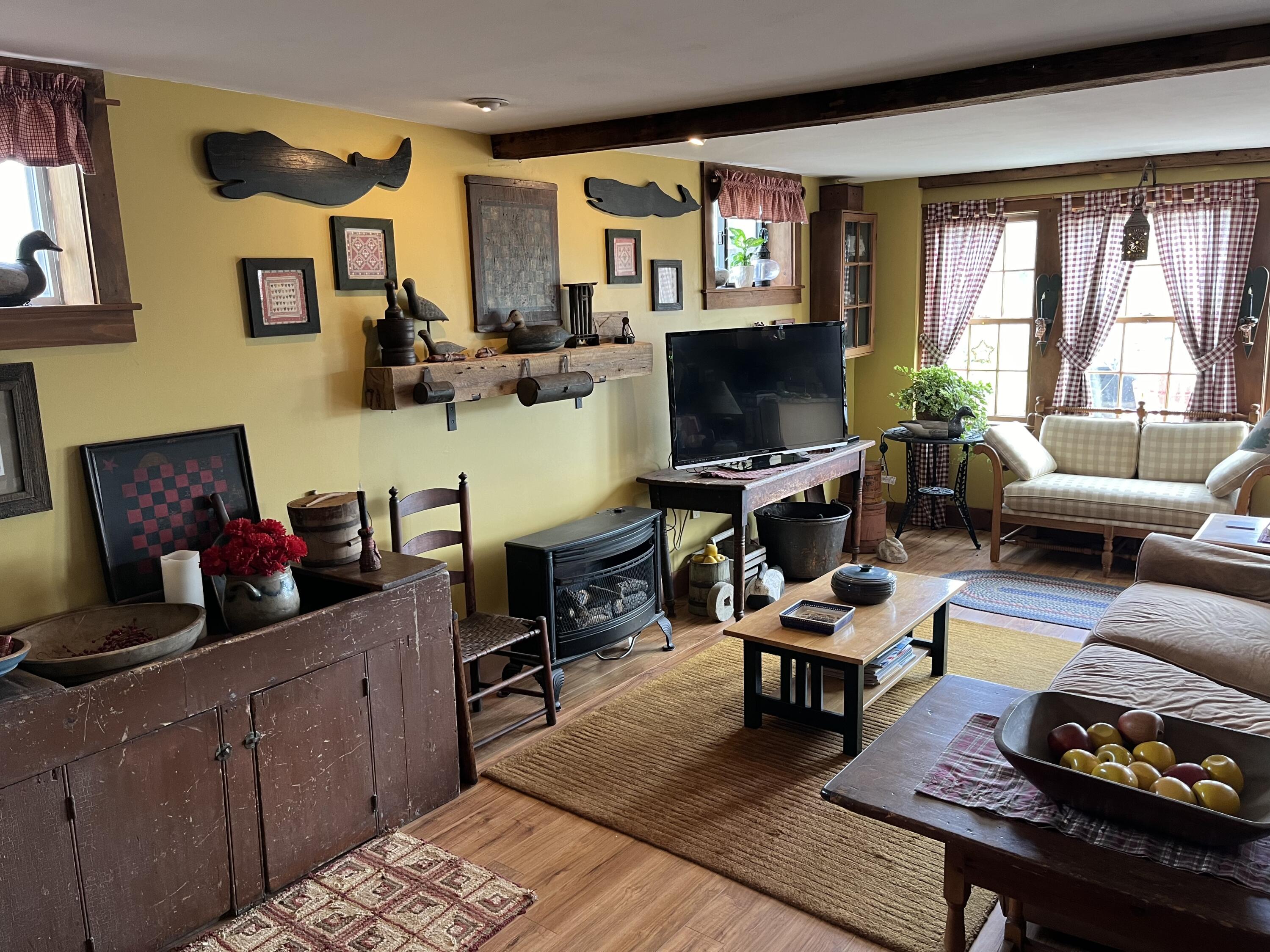 37 Patriot Road Ellsworth, ME 04605 - Photo 12 of 65 Living room
