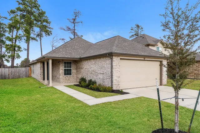 $1,620 | 108 Blue Crane Street, Huntsville, TX 77320