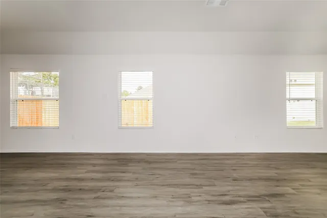 $1,620 | 108 Blue Crane Street, Huntsville, TX 77320