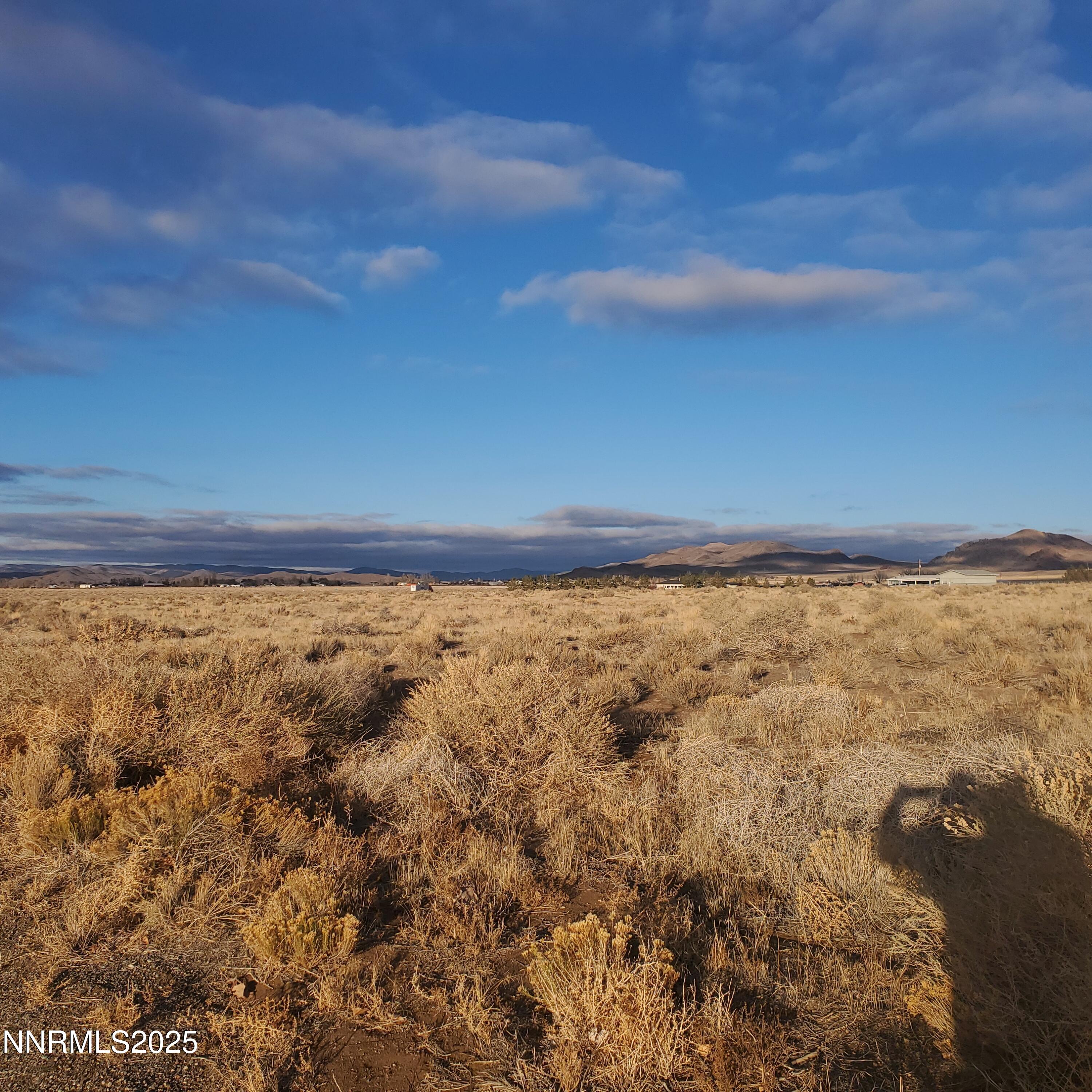 45 Nadel Lane Yerington, NV 89447 - Photo 5 of 6 a view of an ocean