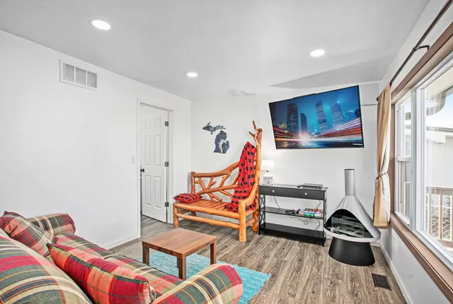 $289,900 | 6867 Debralyn Drive, Unionville, MI 48767