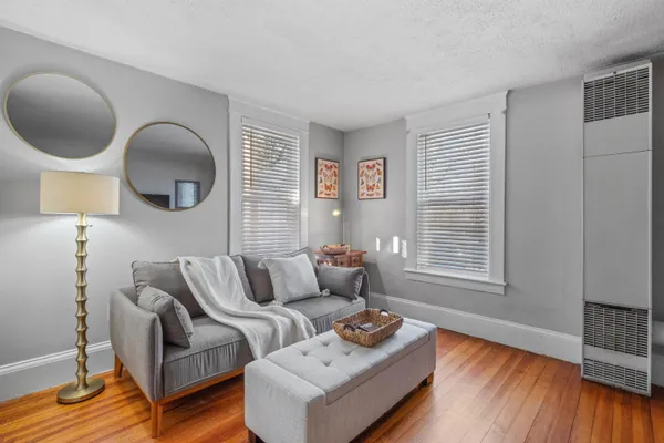 $2,200 | 65 South Elm Street, Unit 2, Manchester, NH 03103
