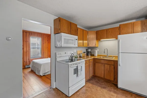 $2,200 | 65 South Elm Street, Unit 2, Manchester, NH 03103