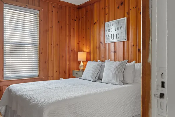 $2,200 | 65 South Elm Street, Unit 2, Manchester, NH 03103