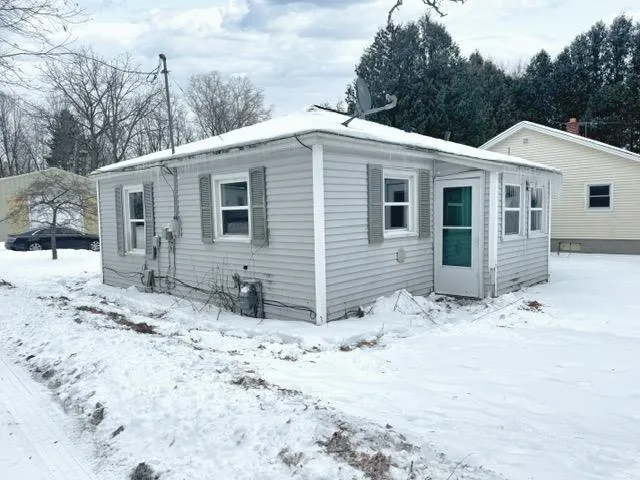 $95,000 | 1205 32nd Avenue, Menominee, MI 49858