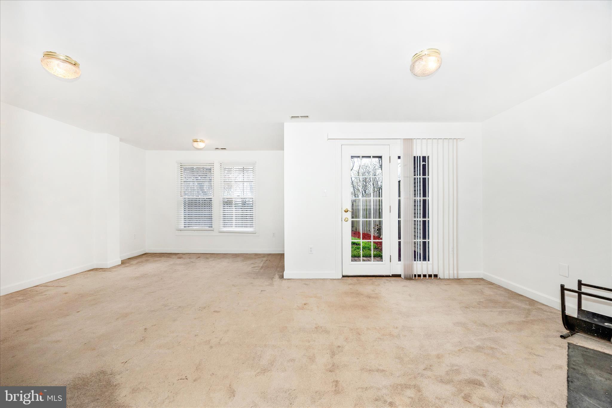 5577 Rivendell Place Frederick, MD 21703 - Photo 32 of 51 an empty room with windows
