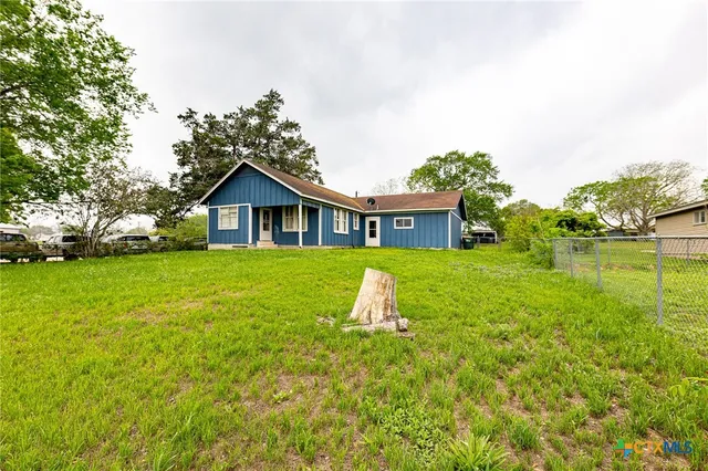 $169,000 | 1515 Moulton Street, Shiner, TX 77984