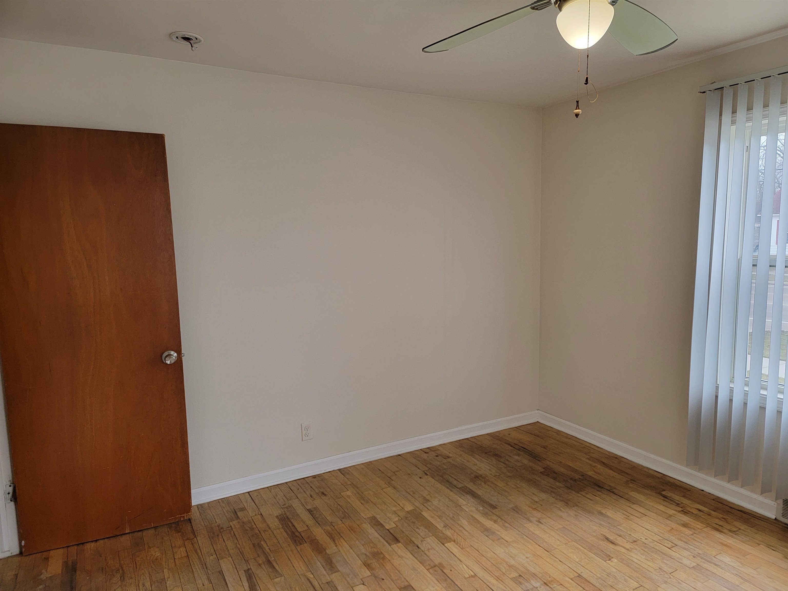 730 West Atherton Road Flint, MI 48507 - Photo 26 of 30 50134086-c13fa0f7-6d0e-4523-8c4c-ff8fd9294217.JPG