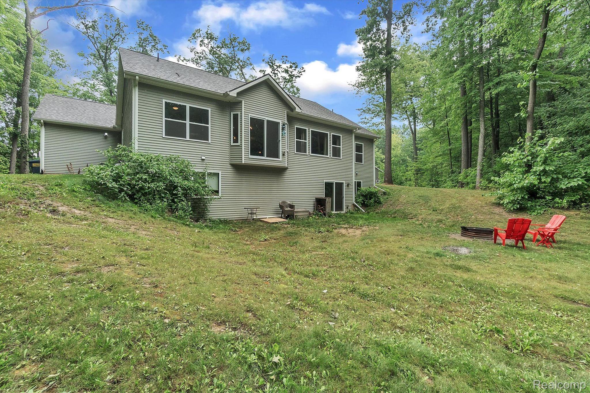 5560 Hartland Road Fenton, MI 48430 - Photo 29 of 41 Gallery Image 29