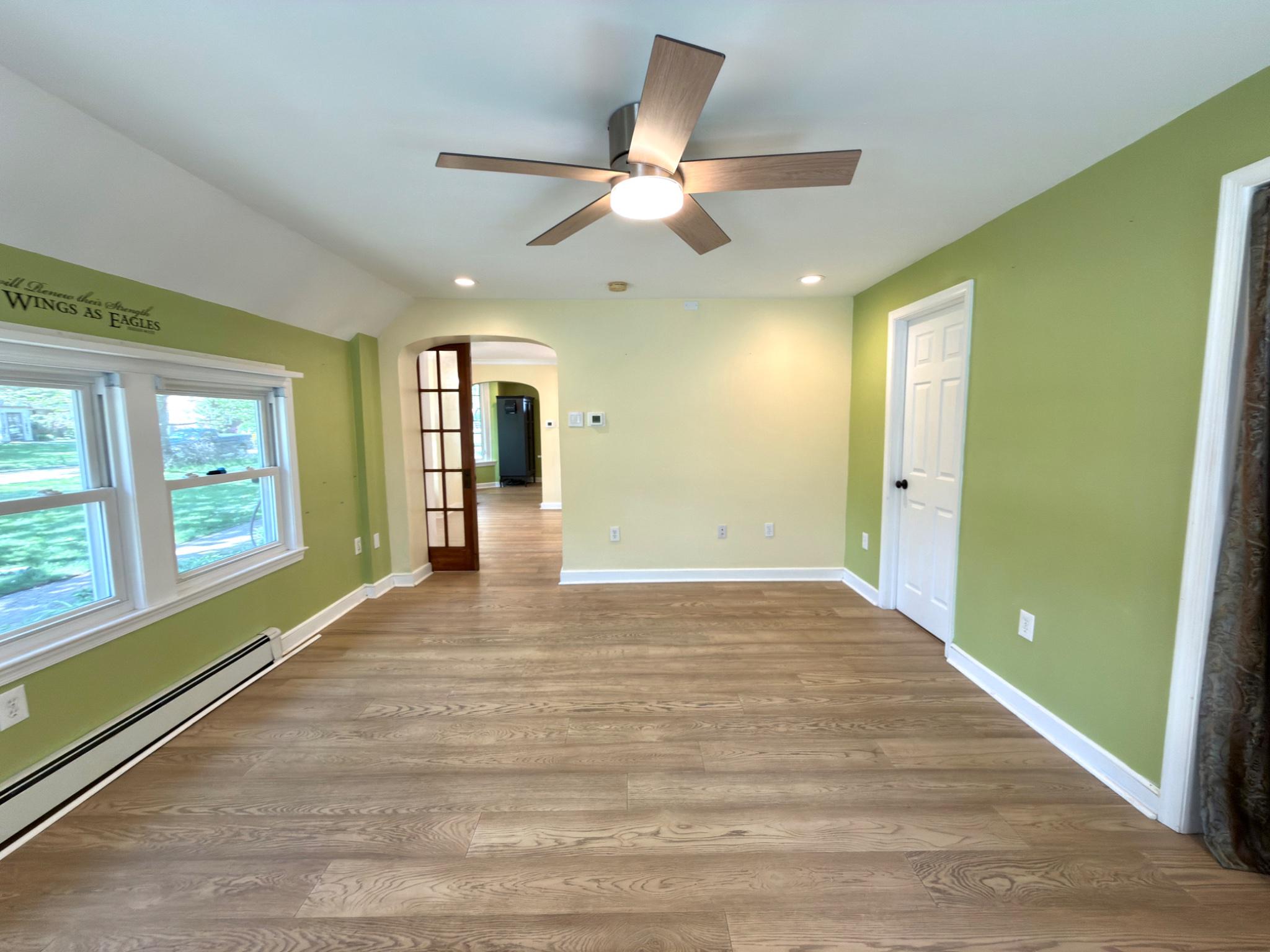418 East Country Club Lane Wallingford, PA 19086 - Photo 28 of 59 Family room off kitchen