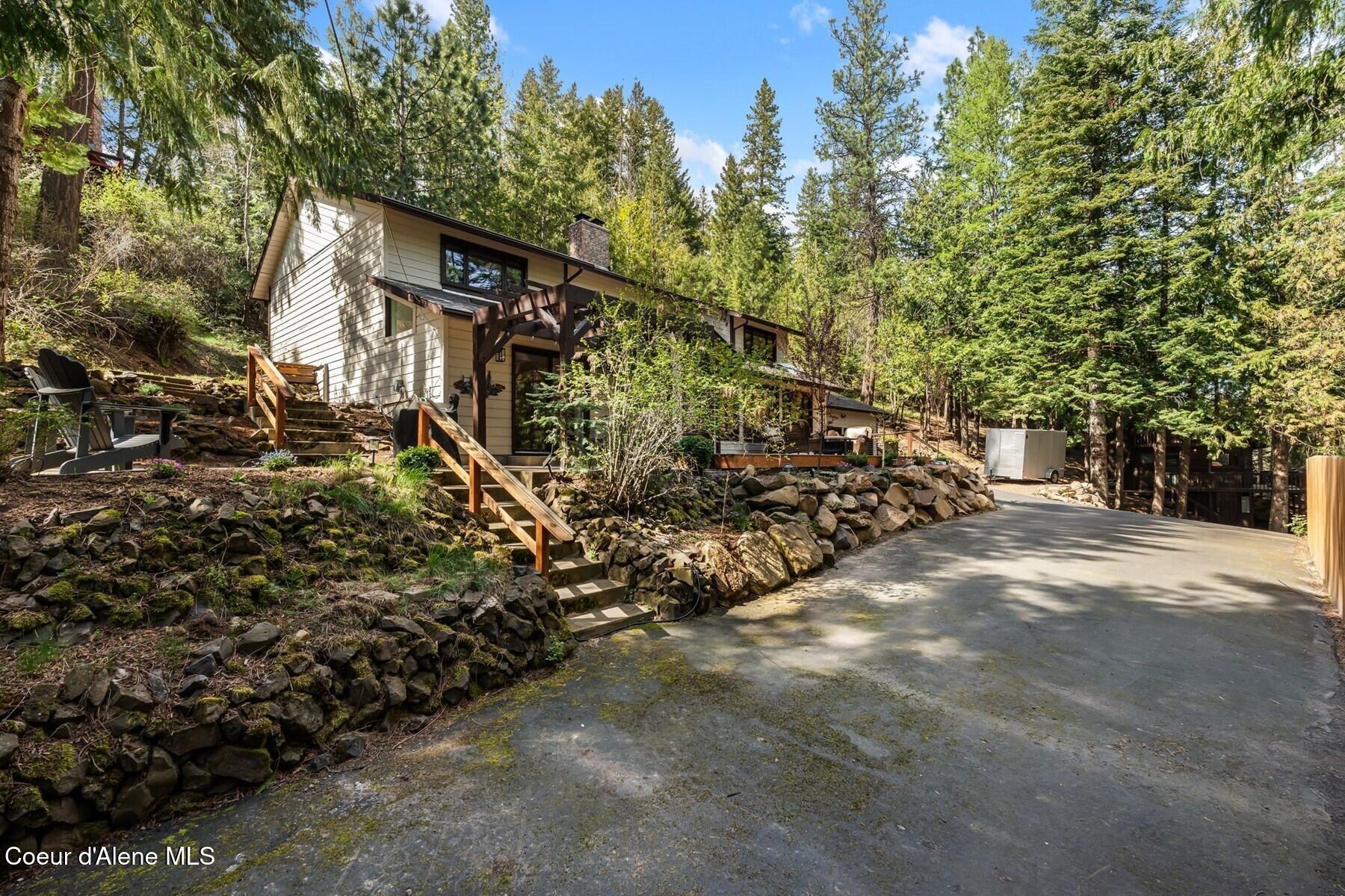 5884 East Hayden Lake Road Hayden, ID 83835 - Photo 44 of 66 Paved Driveway and Ample Parking