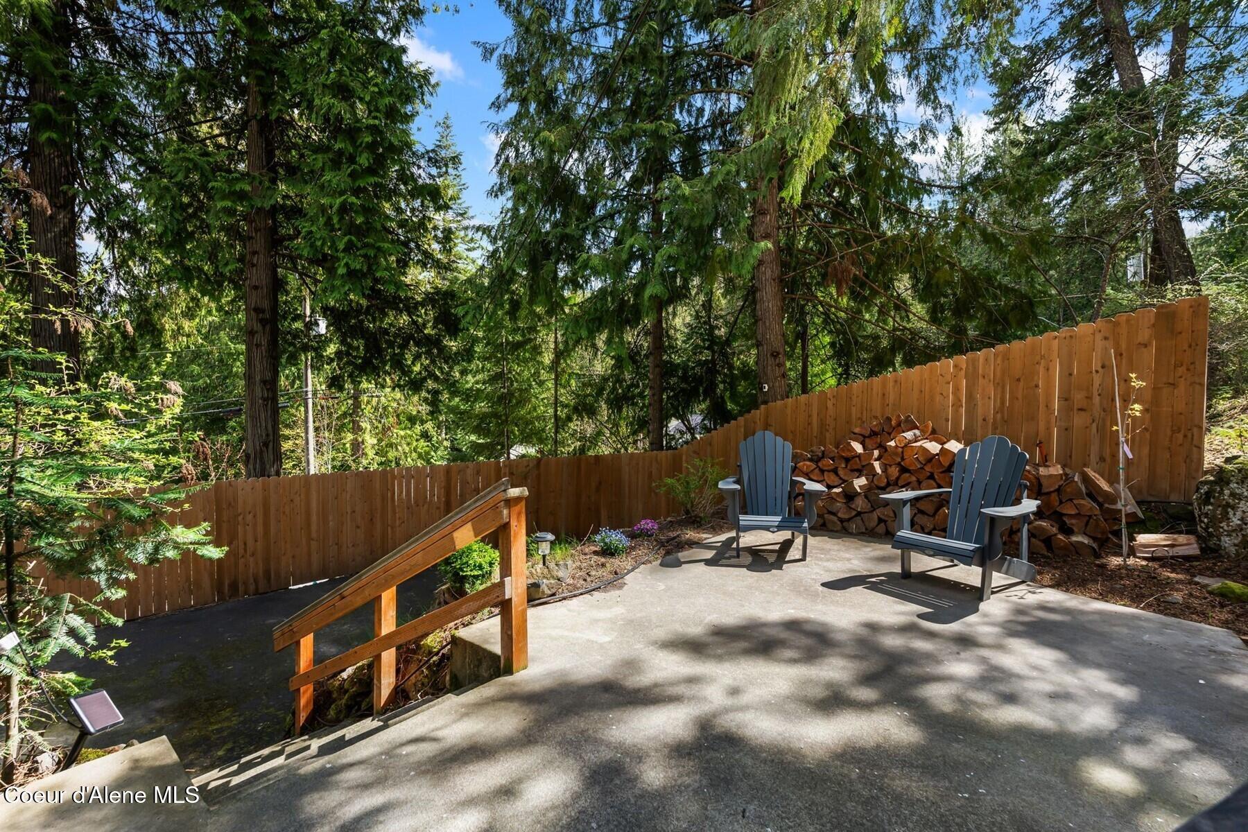 5884 East Hayden Lake Road Hayden, ID 83835 - Photo 45 of 66 Outdoor Sitting Area
