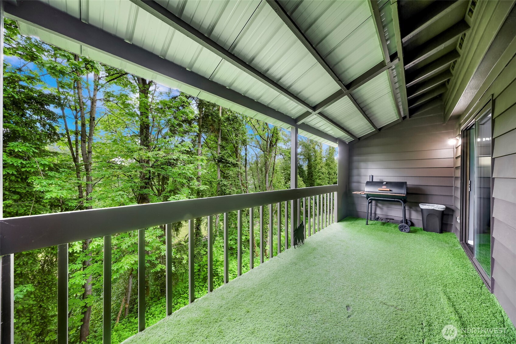 1211 North 8th Street, Unit 2 Mount Vernon, WA 98273 - Photo 33 of 38 a view of a porch with chairs and backyard