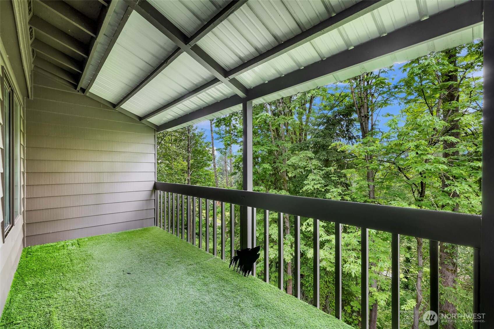 1211 North 8th Street, Unit 2 Mount Vernon, WA 98273 - Photo 35 of 38 a view of a backyard with garden