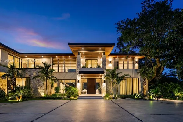 $22,000,000 | 5545 Southwest 81st Terrace, Miami, FL 33143