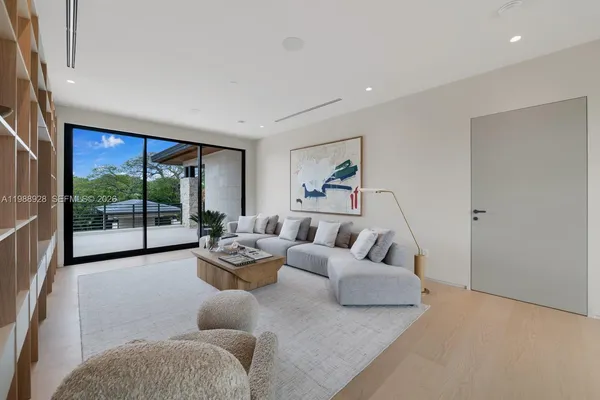 $22,000,000 | 5545 Southwest 81st Terrace, Miami, FL 33143