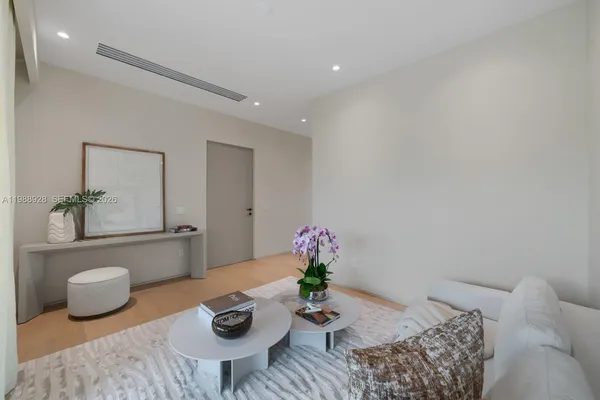 $22,000,000 | 5545 Southwest 81st Terrace, Miami, FL 33143