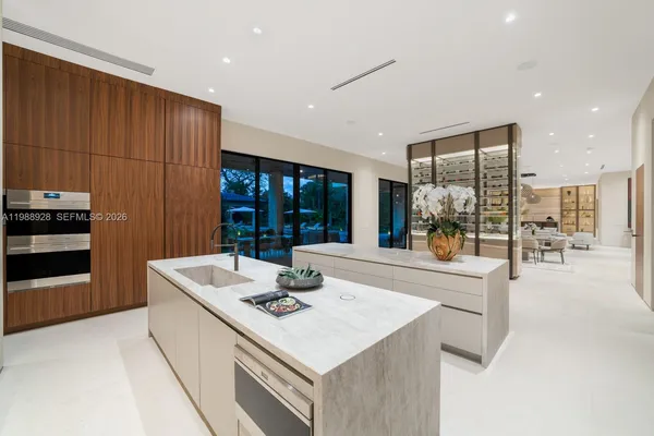 $22,000,000 | 5545 Southwest 81st Terrace, Miami, FL 33143