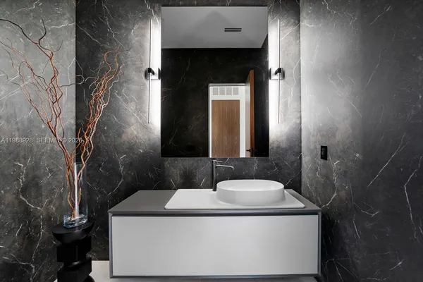 $22,000,000 | 5545 Southwest 81st Terrace, Miami, FL 33143