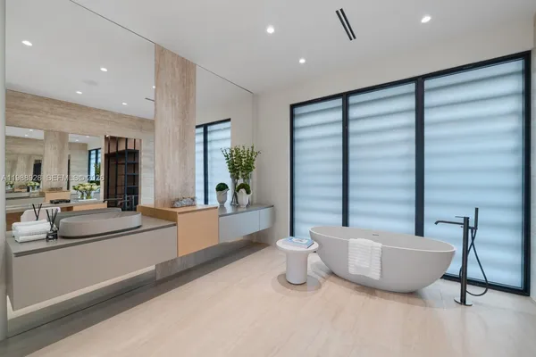 $22,000,000 | 5545 Southwest 81st Terrace, Miami, FL 33143