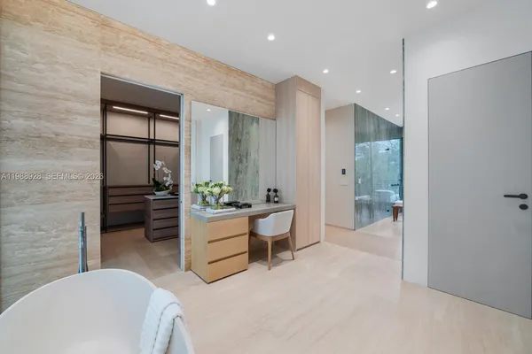 $22,000,000 | 5545 Southwest 81st Terrace, Miami, FL 33143