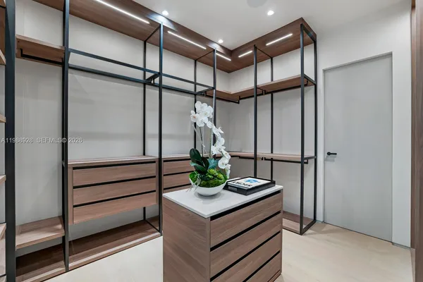 $22,000,000 | 5545 Southwest 81st Terrace, Miami, FL 33143