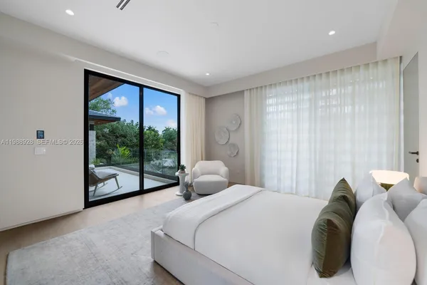 $22,000,000 | 5545 Southwest 81st Terrace, Miami, FL 33143