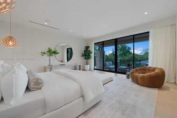 $22,000,000 | 5545 Southwest 81st Terrace, Miami, FL 33143
