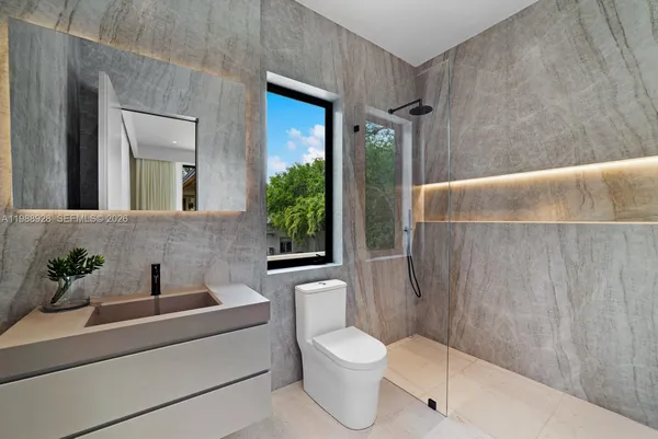 $22,000,000 | 5545 Southwest 81st Terrace, Miami, FL 33143