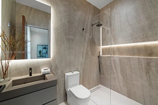 $22,000,000 | 5545 Southwest 81st Terrace, Miami, FL 33143