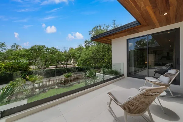 $22,000,000 | 5545 Southwest 81st Terrace, Miami, FL 33143