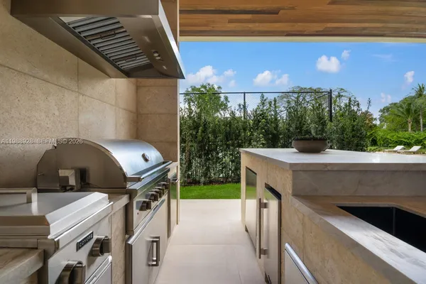 $22,000,000 | 5545 Southwest 81st Terrace, Miami, FL 33143