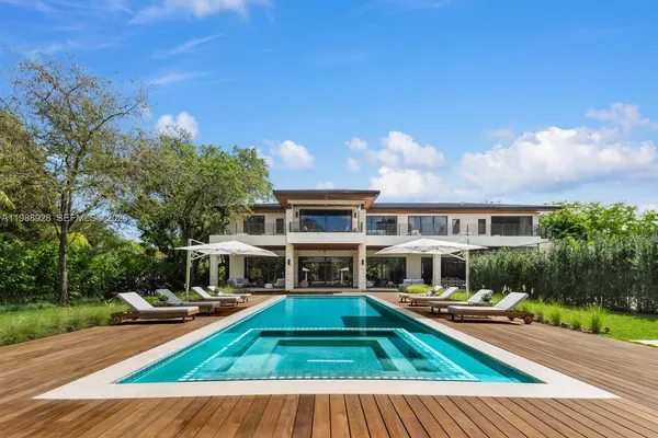 $22,000,000 | 5545 Southwest 81st Terrace, Miami, FL 33143