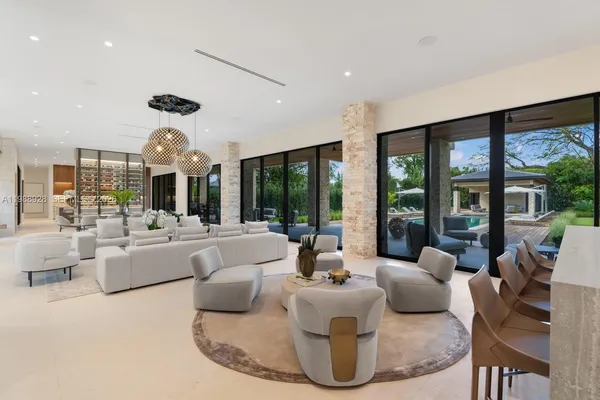 $22,000,000 | 5545 Southwest 81st Terrace, Miami, FL 33143