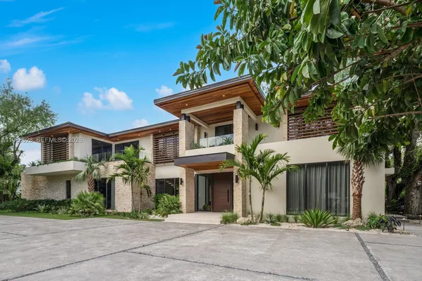 $22,000,000 | 5545 Southwest 81st Terrace, Miami, FL 33143